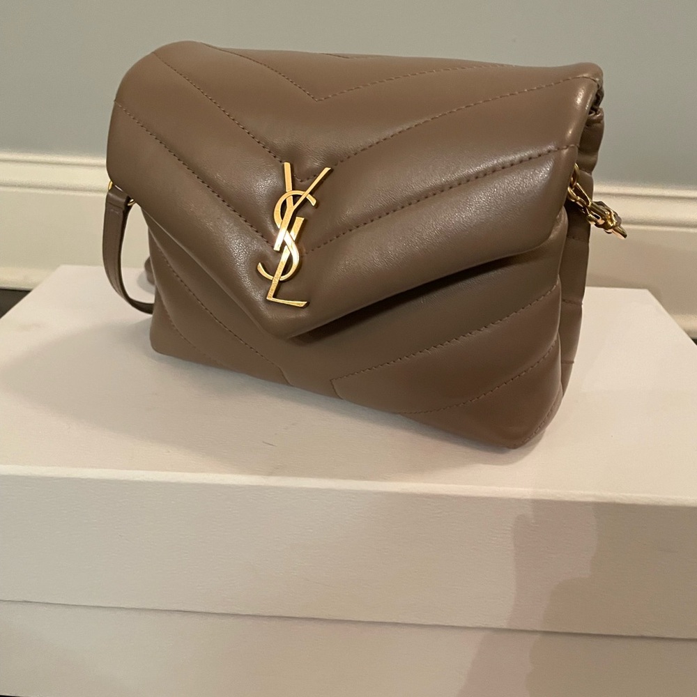 Saint Laurent Toy Loulou Crossbody Bag - Picture 4 of 12